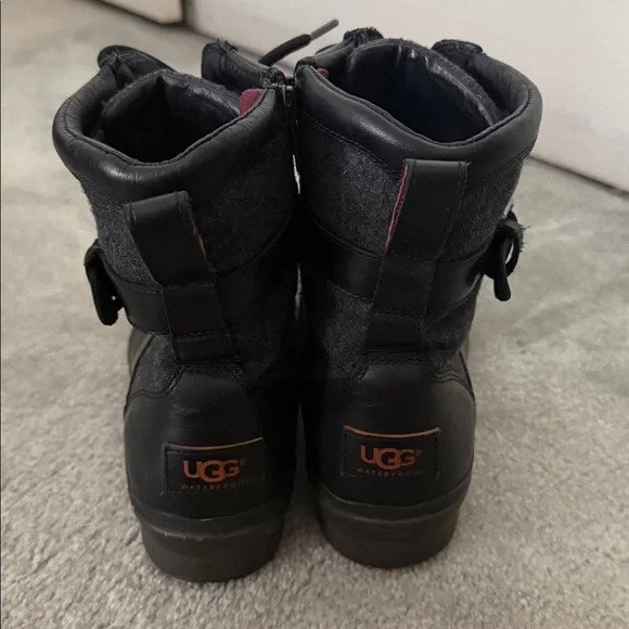 Ugg Black and Gray Lace-Up Boots, size 9.5 - Picture 2 of 5
